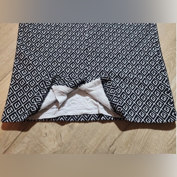 NWT- MAEVE ANTHROPOLOGIE TEXTURED BLACK & WHITE GEOMETRIC KNIT SKIRT - Picture 3 of 4